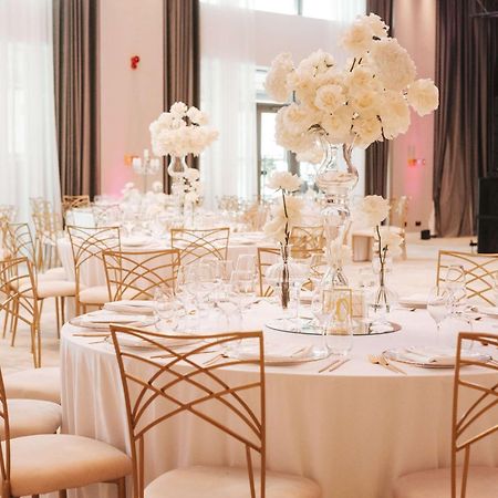 Radisson Blu Hotel, Cluj エクステリア 写真 The ballroom at the 2016 21c Museum Hotel