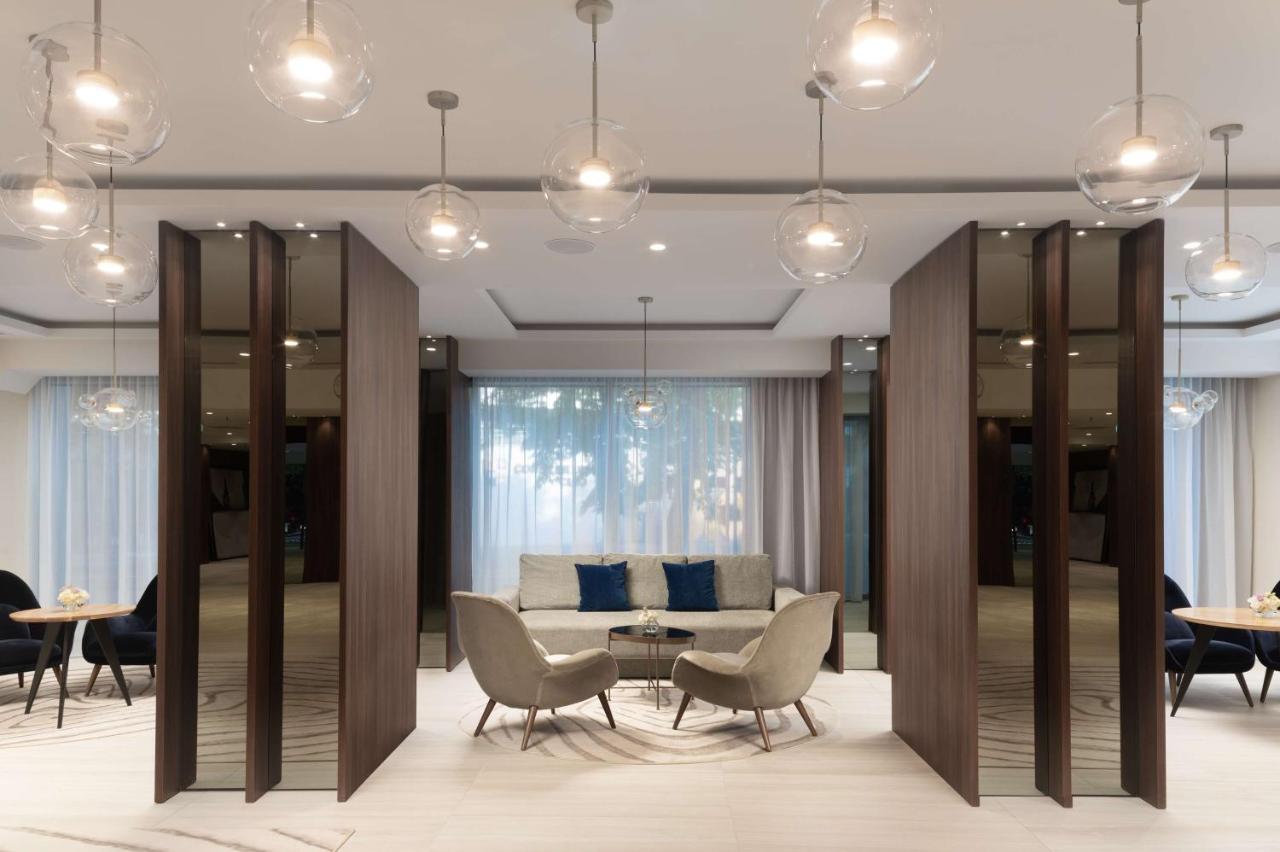 Radisson Blu Hotel, Cluj エクステリア 写真 The interior of the club