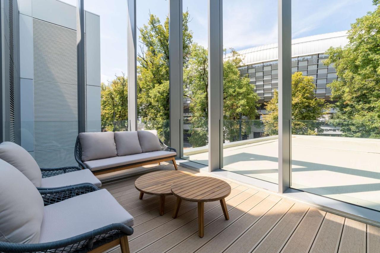 Radisson Blu Hotel, Cluj エクステリア 写真 The interior of the new building
