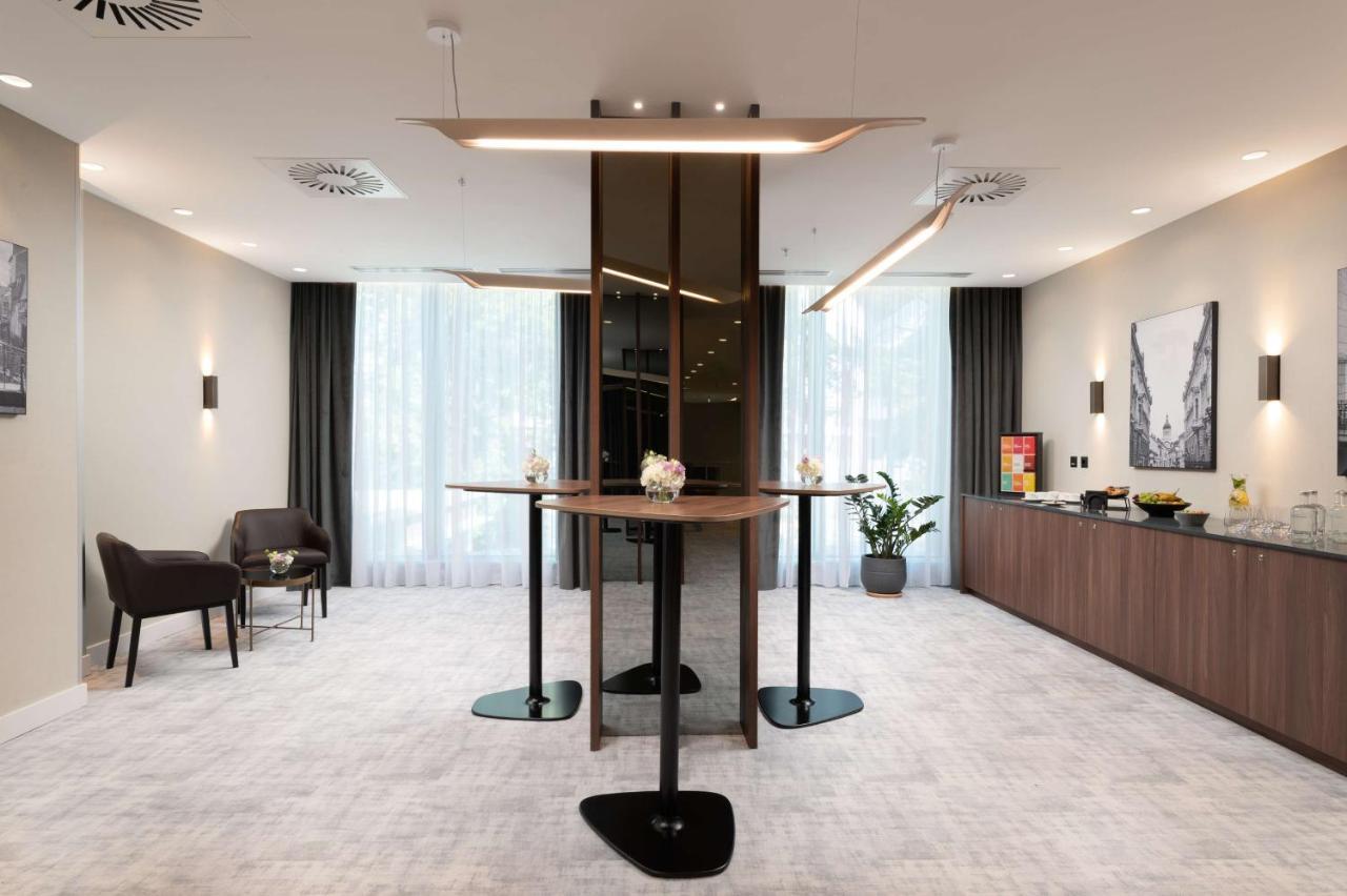 Radisson Blu Hotel, Cluj エクステリア 写真 The interior of the new library