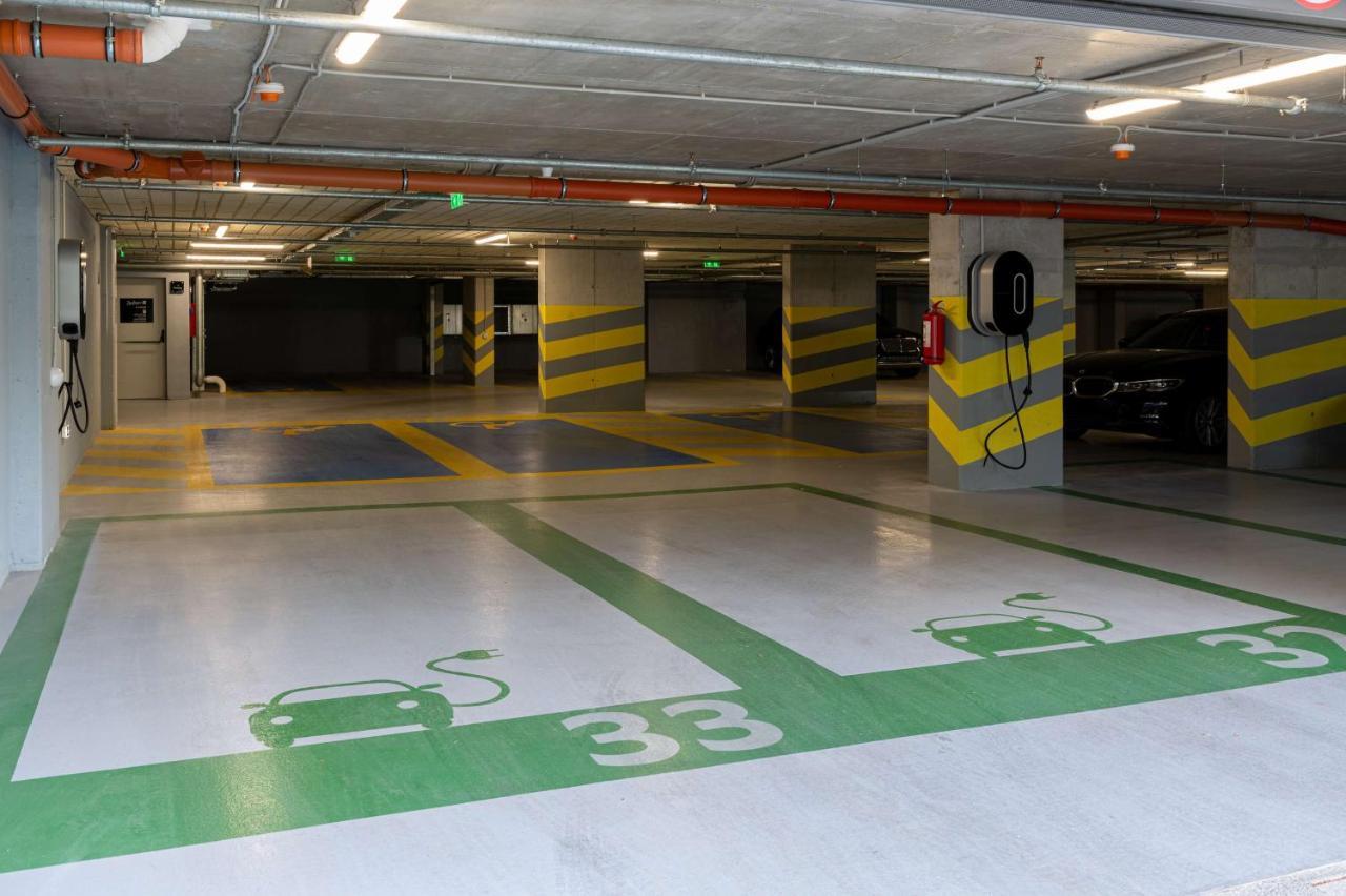 Radisson Blu Hotel, Cluj エクステリア 写真 Parking garage