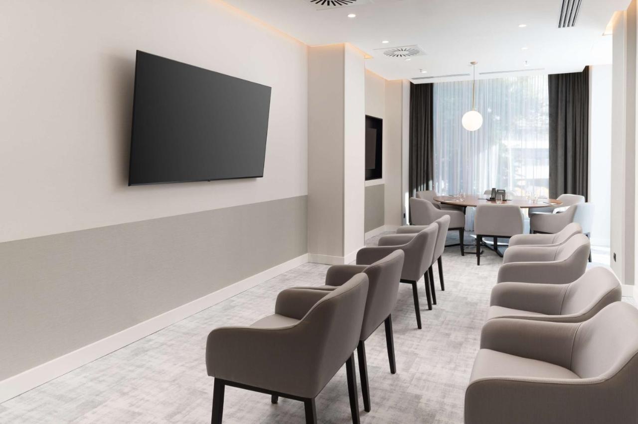Radisson Blu Hotel, Cluj エクステリア 写真 3D interior rendering of a waiting room