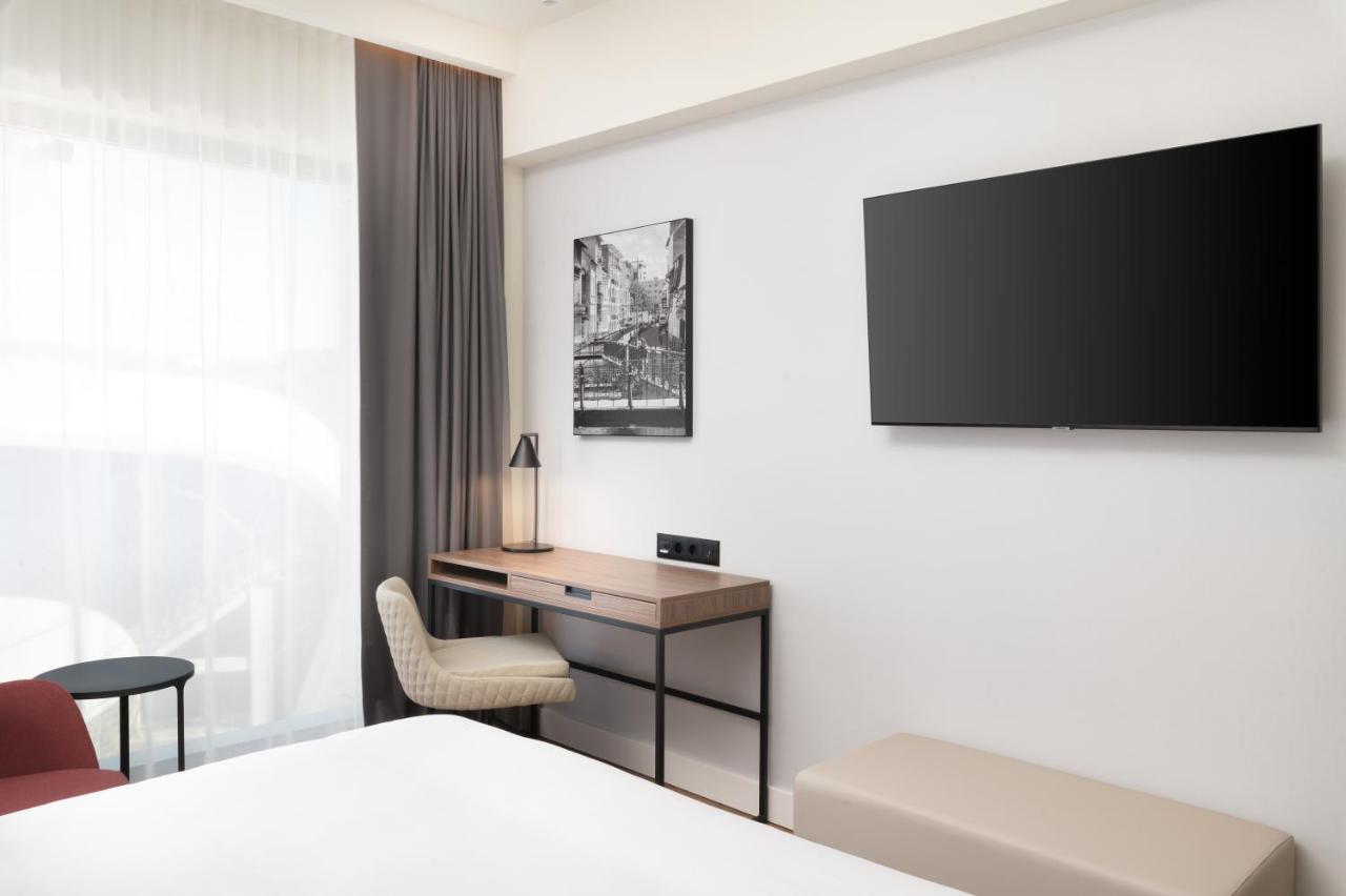 Radisson Blu Hotel, Cluj エクステリア 写真 A room at the hotel