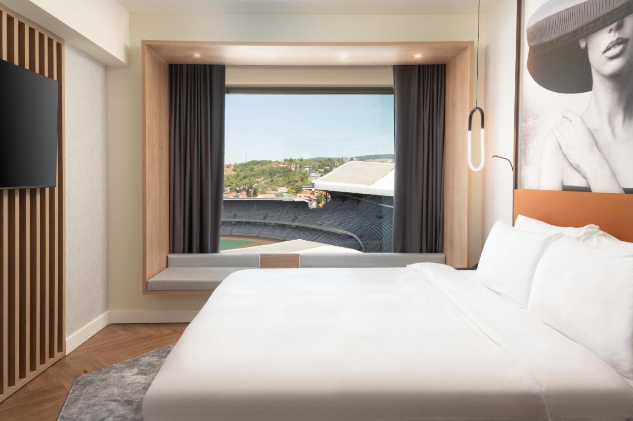 Radisson Blu Hotel, Cluj エクステリア 写真 A bedroom at the hotel