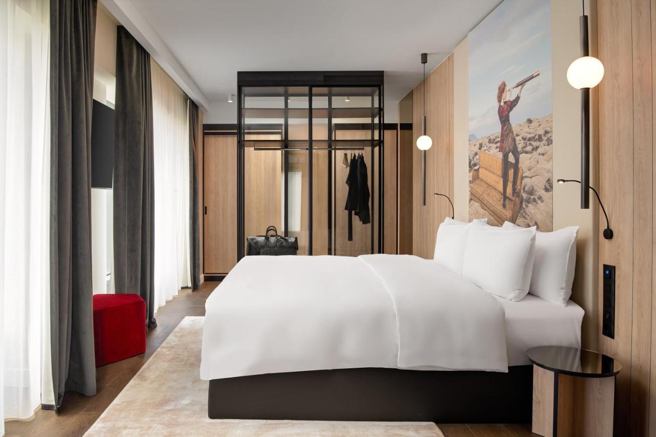 Radisson Blu Hotel, Cluj エクステリア 写真 A bedroom at the hotel