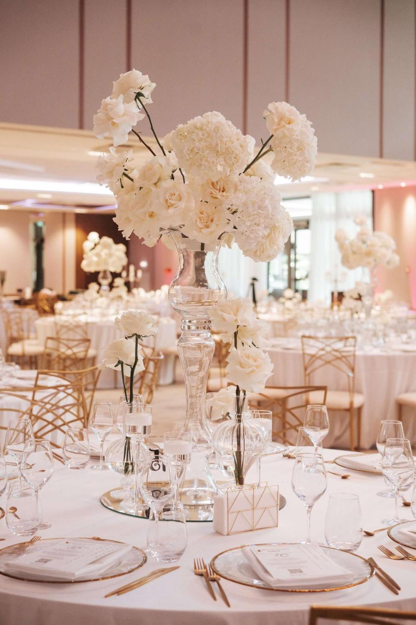 Radisson Blu Hotel, Cluj エクステリア 写真 The ballroom at The London West Hollywood
